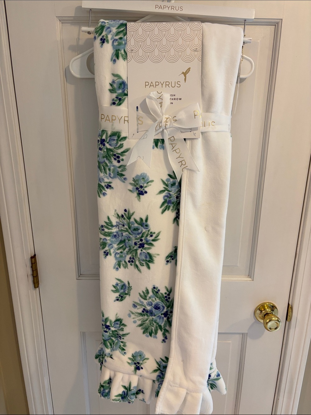 Papyrus White Fleece Throw with Blue and Green Floral Print brand new